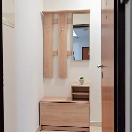 Apartman Ajduk With Parking And Terrace זאדאר
